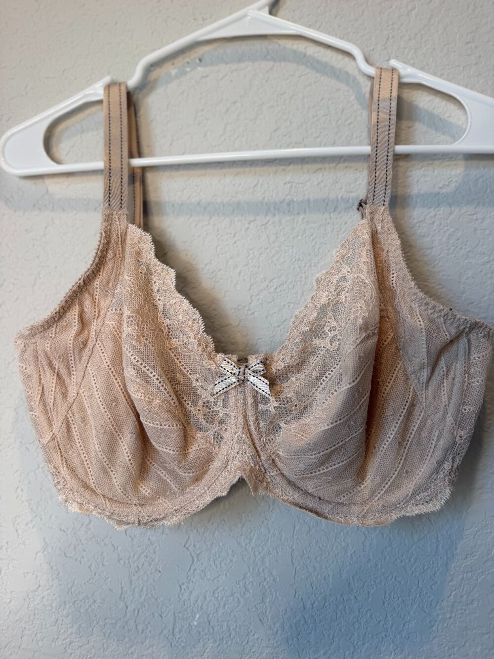Chantelle Nude Lace Bra Size 34 DDD